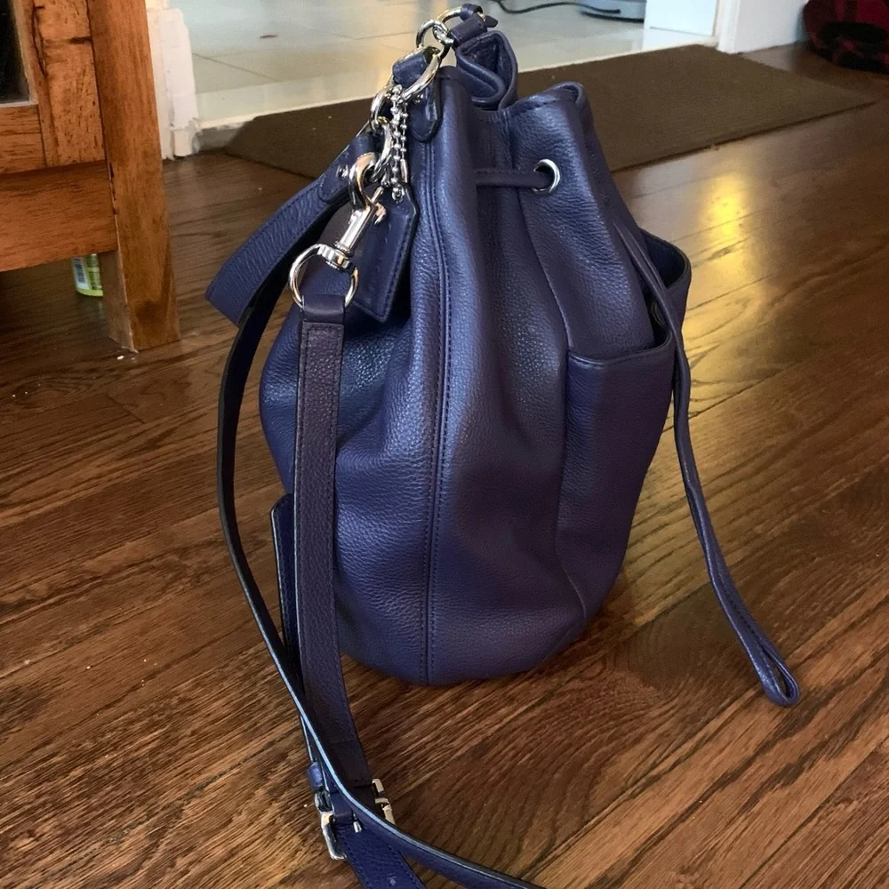 SOLD - COACH Indigo Avery leather drawstring bucket bag - Picture 5 of 12